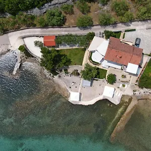 Apartment Sandra I Davor Lonic, Kukljica